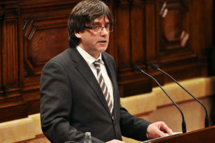 Carles Puigdemont yn Snedd Catalwnia