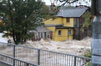 Canolfan Canŵio Rhwyfwyr Llandysul adeg Storm Callum