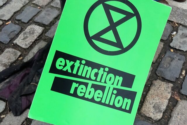 Protest Gwrthryfel Difodiant (Extinction Rebellion) yn Llundain yn 2018