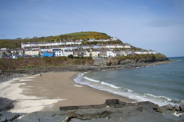 Traeth Dolau, Ceinewydd