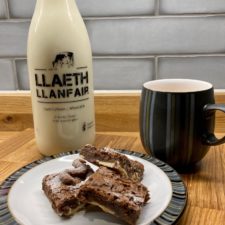 Llaeth Llanfair