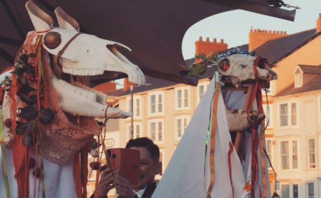 Mari-Lwyd-Promenad-Aberystwyth-2023