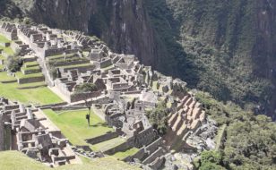 Adfeilion yn Maccu Picchu